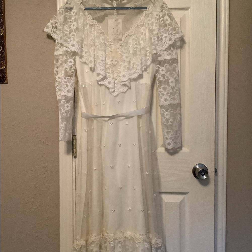 Vintage wedding dress by Alfred Angelo.
